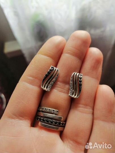 Серебряное кольцо и серёжки