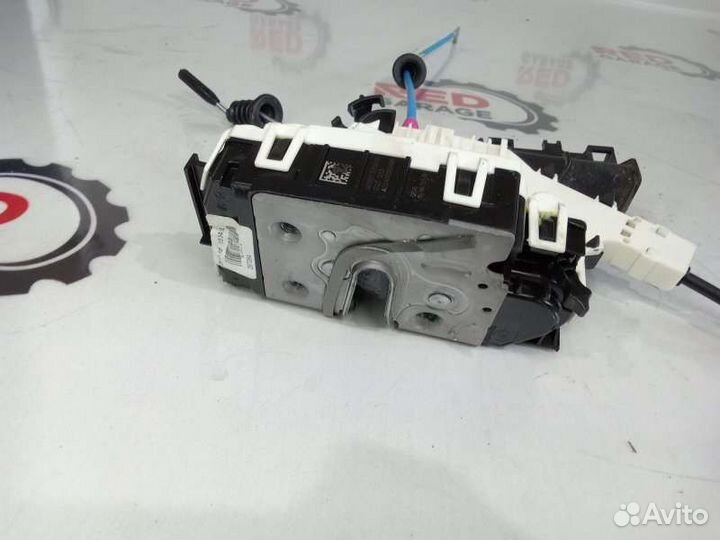 Замок боковой двери задний правый Mercedes-Benz