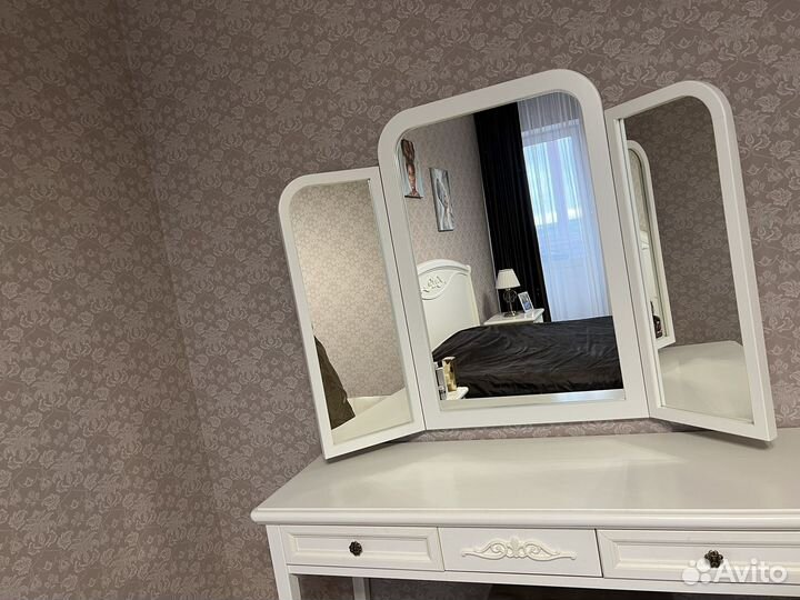 Зеркало трехстворчатое