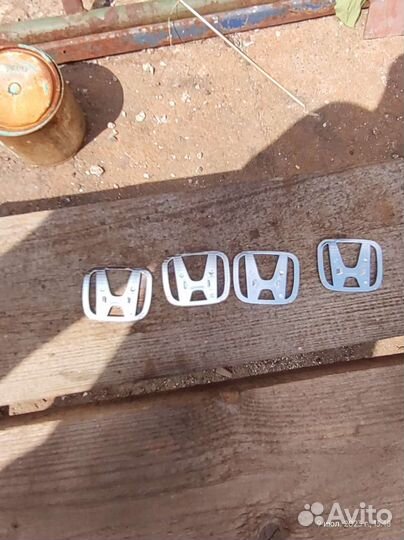 Значок Honda на ступицы