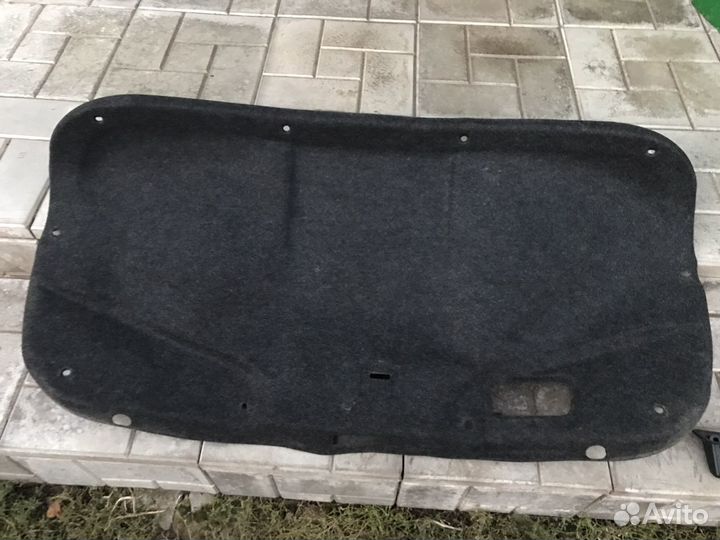 Обшивка крышки багажника mazda 3 бл