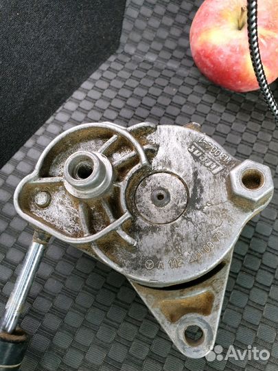 Натяжитель ремня генератора с амортизатором двигат