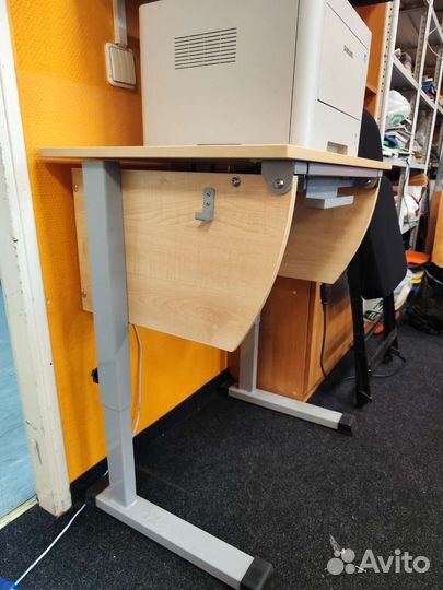 Парта школьная регулируемая по высоте