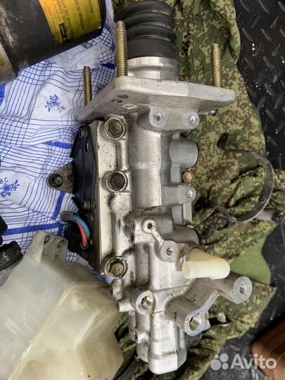 Блок абс на Тойота Ленд Кркзер 100