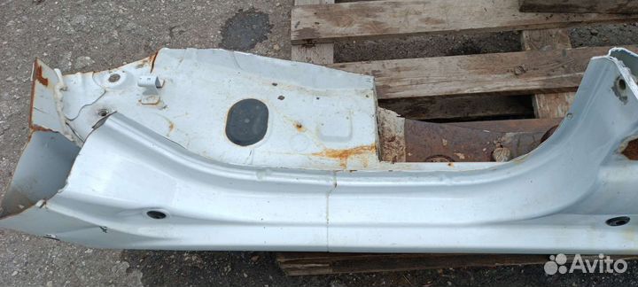 Порог правый Рено Логан 1