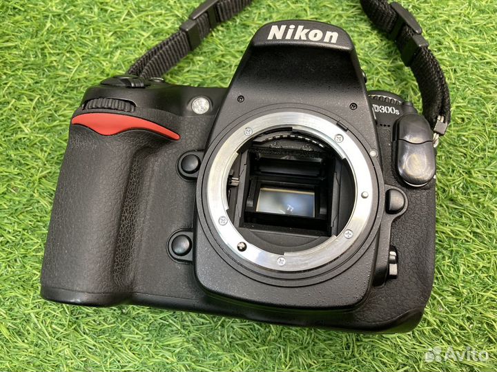 Nikon D300S 79.000 кадров