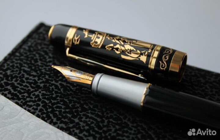 Ручка перьевая с позолоченным пером