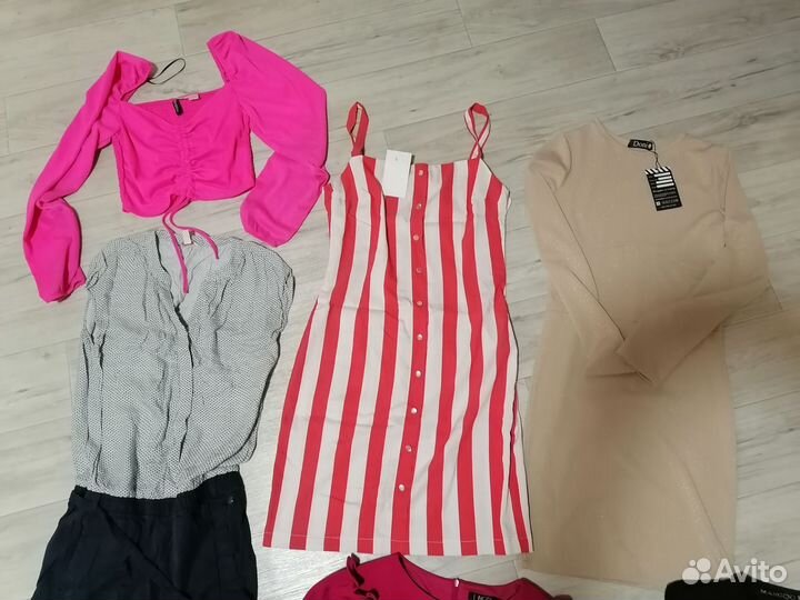 Пакетом новые вещи 42р