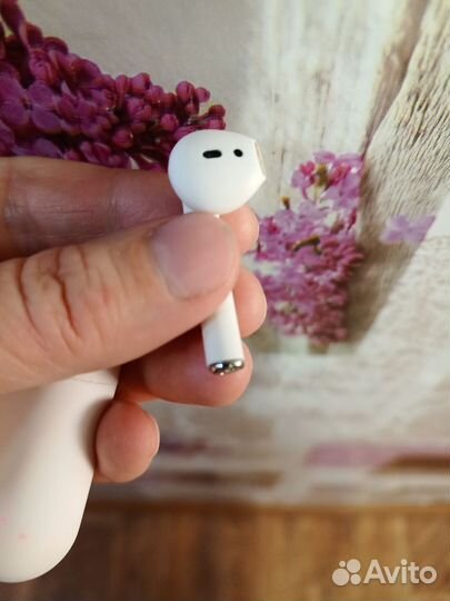 Беспроводные наушники apple airpods