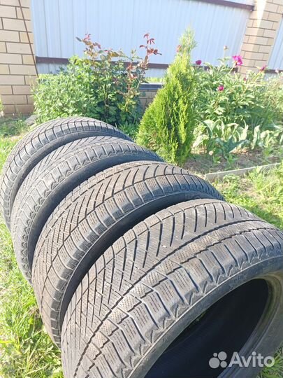 Continental ContiVikingContact 6 225/55 R17 T