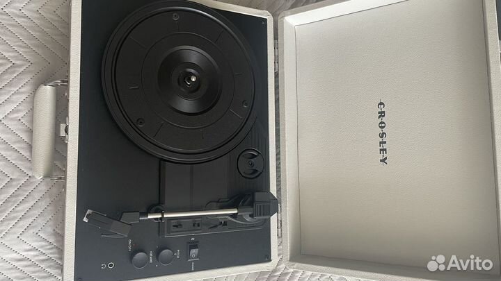 Виниловый проигрыватель crosley