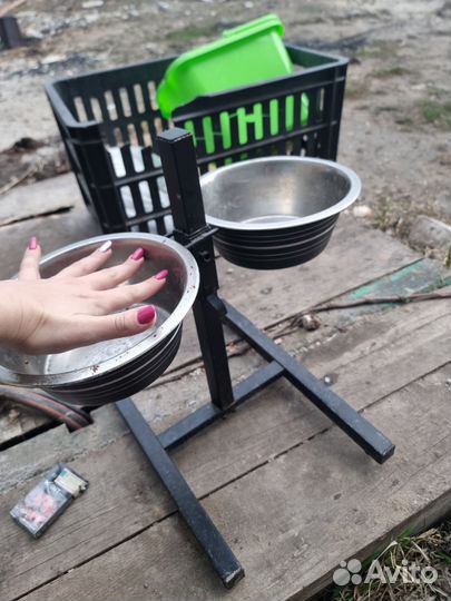 Миска для собак на подставке