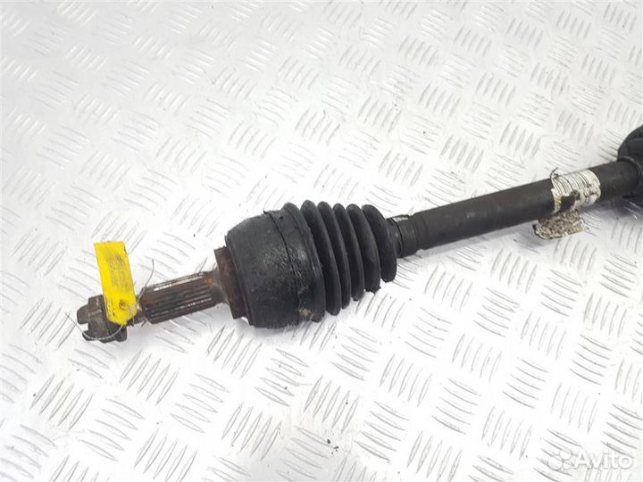 Полуось передняя правая (приводной вал, шрус) Ren