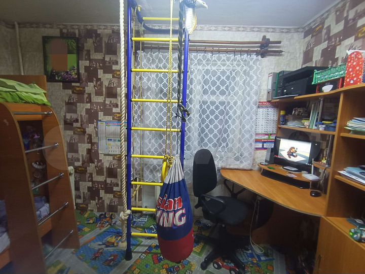4-к. квартира, 64 м², 2/5 эт.