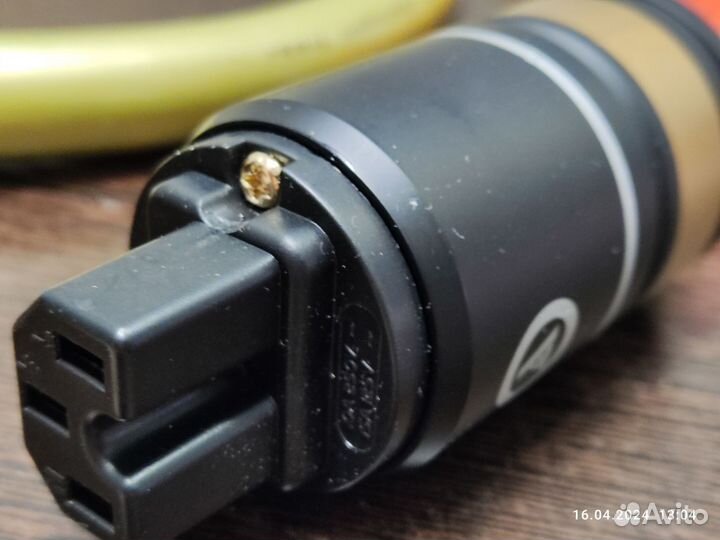 Кабель питания van den hul mainsstream