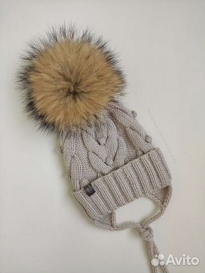 Шапка с помпоном
