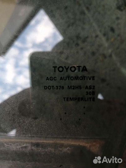 Боковое перед левое стекло тойота камри 55,50