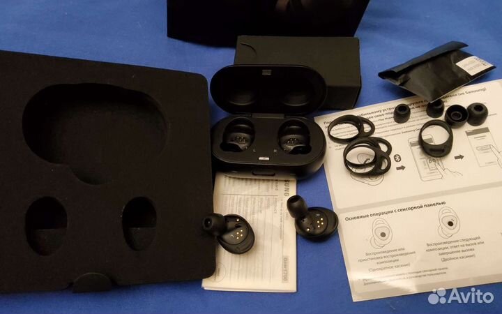 Наушники Samsung Gear IconX