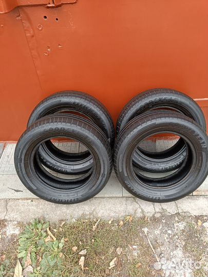 Goodyear EfficientGrip 19.5/65 R15