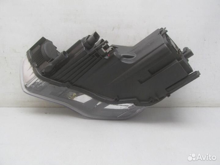 Фара правая Audi A1