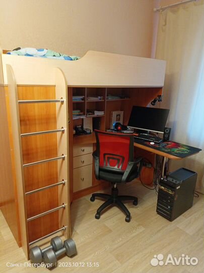 Двухъярусная кровать с шкафом и рабочим местом