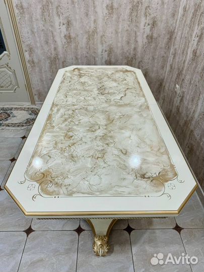 Стол и Стулья
