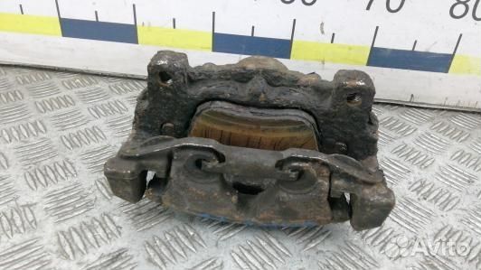 Суппорт тормозной передний левый land rover freela