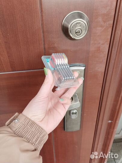 Продам сейф дверь б/у