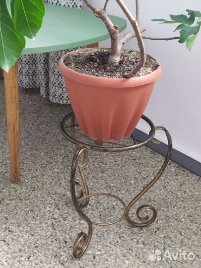 Подставка под цветы