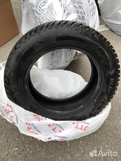 Goodyear Ultragrip Ice Arctic 215/65 R17