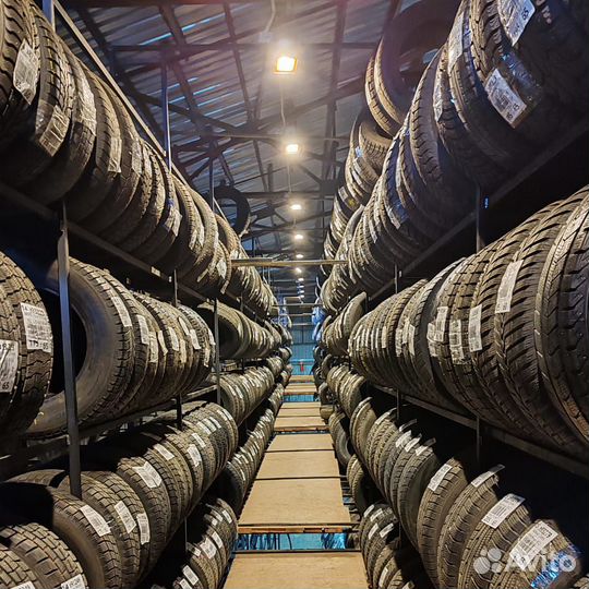 Pirelli P4 Four Seasons 215/60 R16 95H