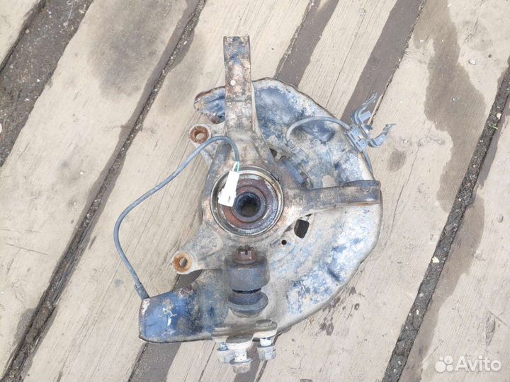 Кулак поворотный правый Toyota Alphard