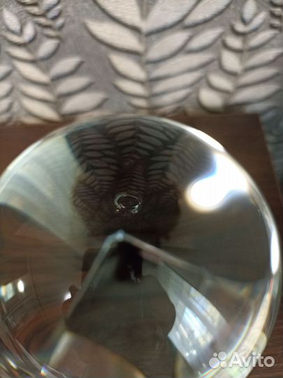 Большой стеклянный шар