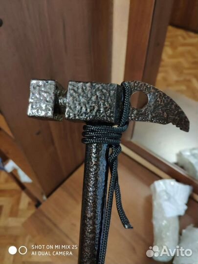 Молоток скальный