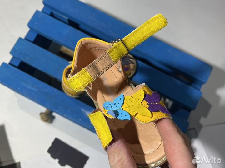 Сандалии детские новые. 61-CS130