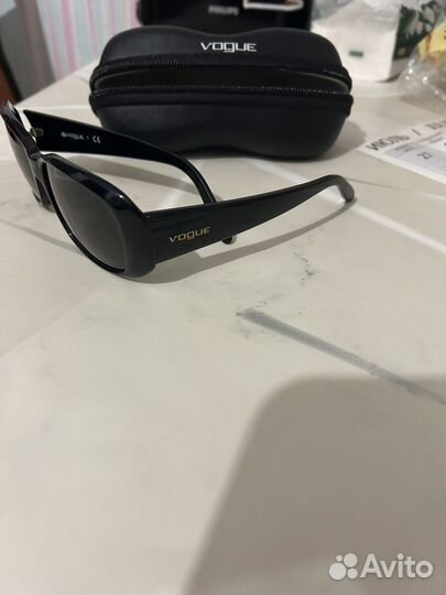 Солнцезащитные очки vogue
