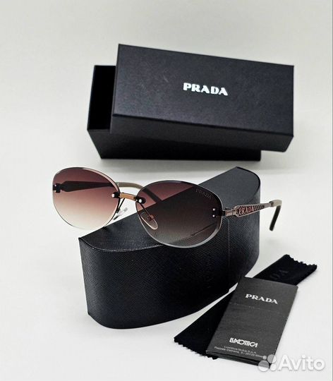 Очки Prada