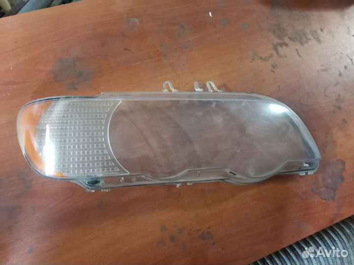 Стекло правой фары BMW X5 E53