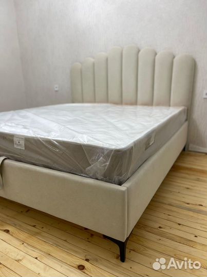 Кровать двухспальная в наличии и на заказ. Доставка