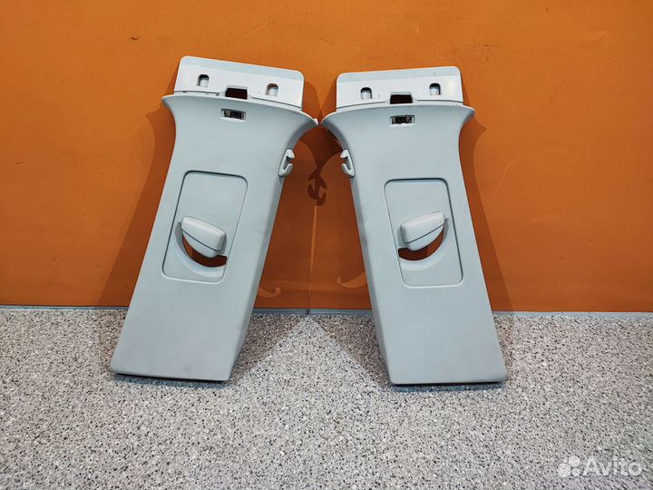 Обшивка центральной стойки Volkswagen Tiguan 5N1