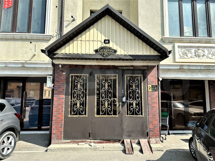 3-к. квартира, 136 м², 5/10 эт.