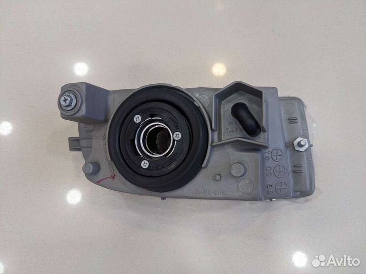 Фара противотуманная левая toyota land cruiser 100