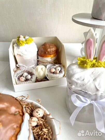 Пасхальный набор куличей и десертов / Пасха