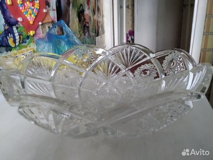 Вазы хрустальные,фарфоровая,индийская.колокольчик