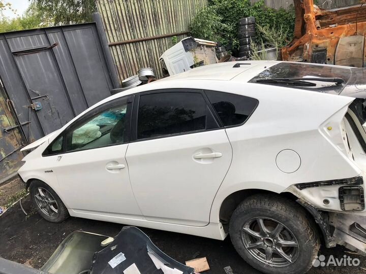 Toyota prius 3 в авторазборе б\у запчасти