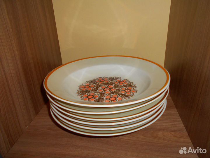 Набор тарелок