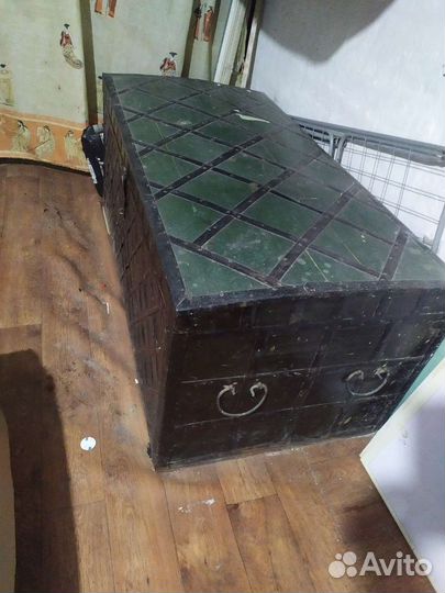 Сундук деревянный старинный