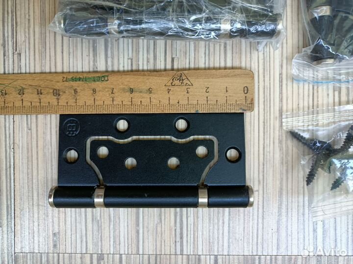 Петли для дверей