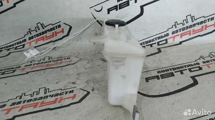 Бачок омывателя toyota lexus celsior LS400 LS430 U