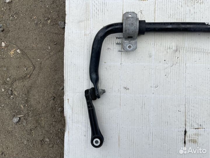 Стабилизатор задний на BMW M8 F91 F92